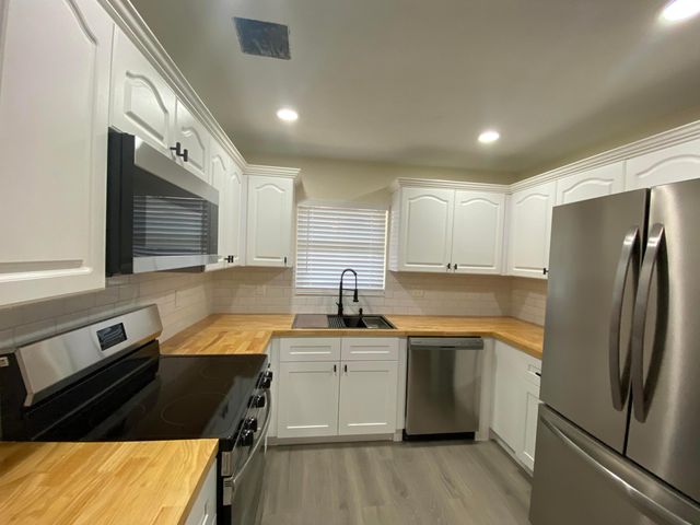 176 SW 5th Court, Deerfield Beach, FL 33441