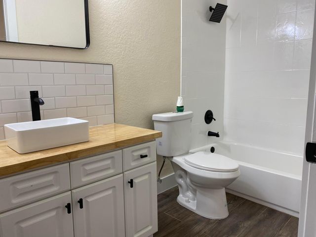 176 SW 5th Court, Deerfield Beach, FL 33441