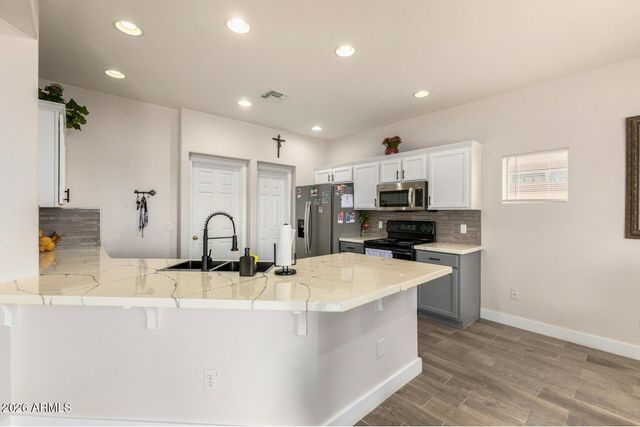 4535 W COTTONTAIL Road, Phoenix, AZ 85086