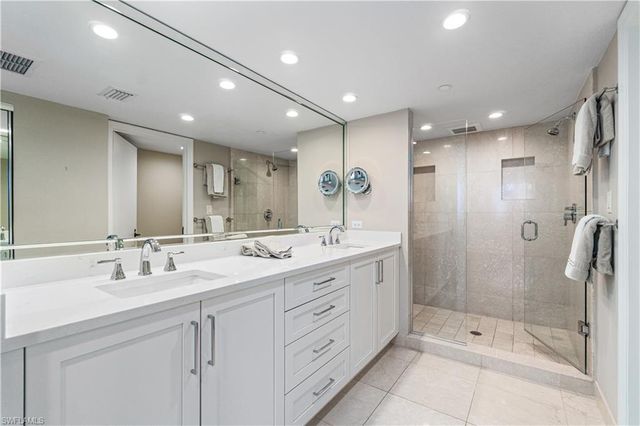 4751 Gulf Shore BLVD N PH-03, Naples, FL 34103