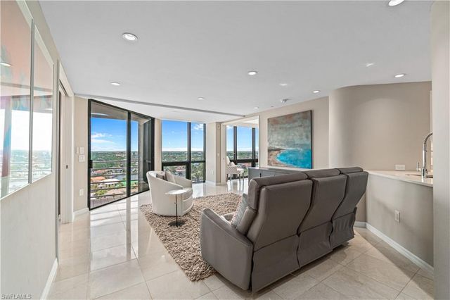 4751 Gulf Shore BLVD N PH-03, Naples, FL 34103