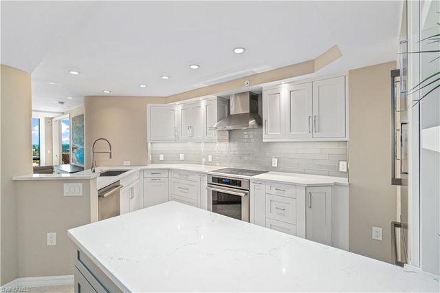 4751 Gulf Shore BLVD N PH-03, Naples, FL 34103