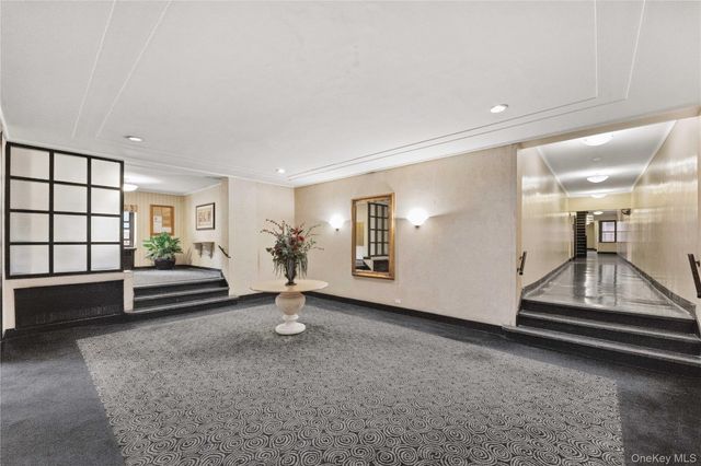 123-35 82nd Road 5U, Kew Gardens, NY 11415