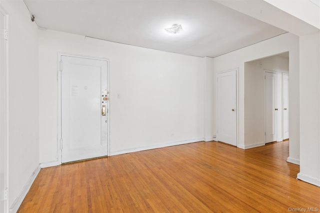 123-35 82nd Road 5U, Kew Gardens, NY 11415