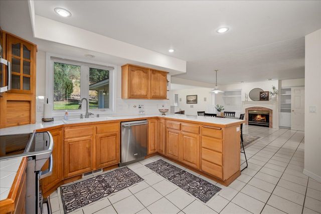 5915 S Dearborn Rd, Spokane, WA 99223
