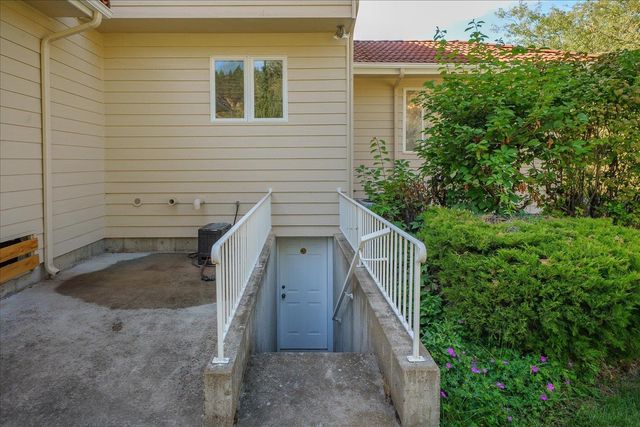 5915 S Dearborn Rd, Spokane, WA 99223
