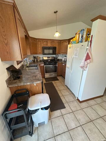 26092 State Line Road, Elkhart, IN 46514