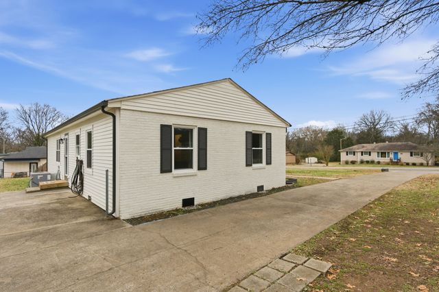 919 Sun Valley Dr, Madison, TN 37115