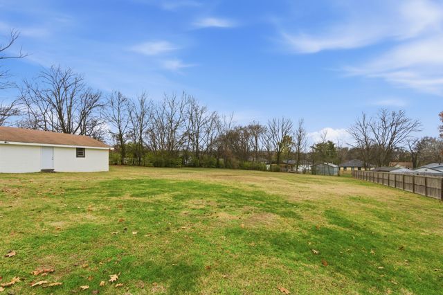 919 Sun Valley Dr, Madison, TN 37115