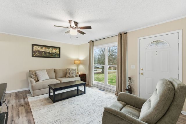 919 Sun Valley Dr, Madison, TN 37115