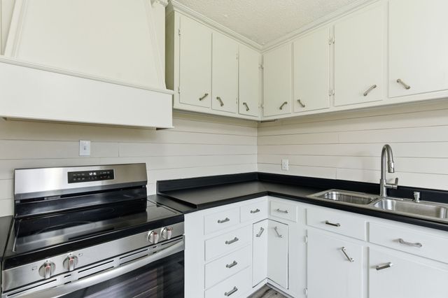 919 Sun Valley Dr, Madison, TN 37115