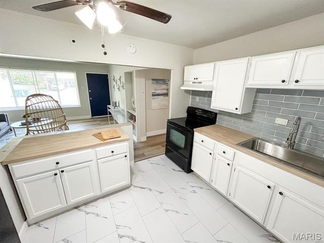 9839 Lawnview Drive, Moline Acres, MO 63136