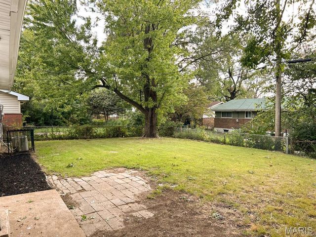9839 Lawnview Drive, Moline Acres, MO 63136