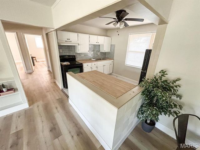 9839 Lawnview Drive, Moline Acres, MO 63136