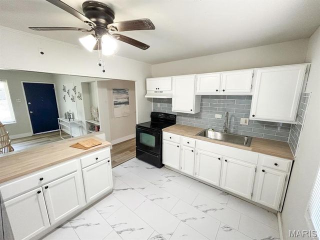 9839 Lawnview Drive, Moline Acres, MO 63136