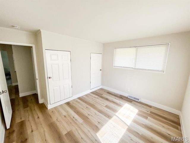 9839 Lawnview Drive, Moline Acres, MO 63136