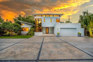 587 47TH STREET, Sarasota, FL 34234