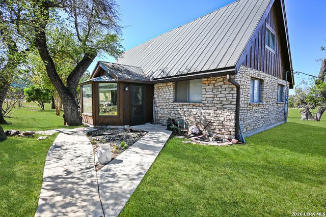 348 ROCKY ROAD, Pipe Creek, TX 78063