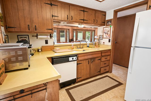 348 ROCKY ROAD, Pipe Creek, TX 78063