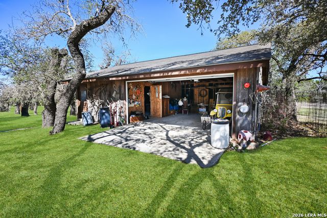 348 ROCKY ROAD, Pipe Creek, TX 78063