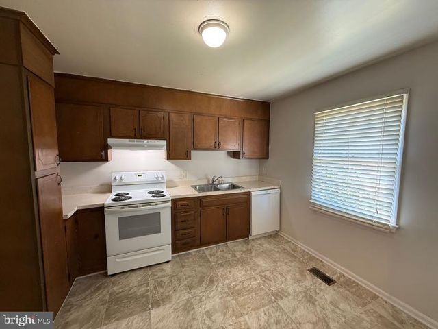 130 JANNEY CT, Fredericksburg, VA 22408
