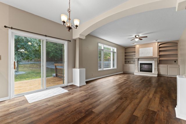 8304 Talbot Place, Johnston, IA 50131