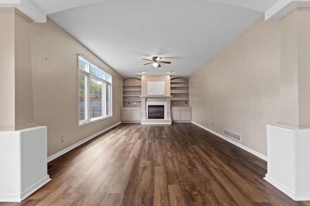 8304 Talbot Place, Johnston, IA 50131