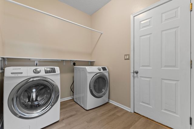 8304 Talbot Place, Johnston, IA 50131