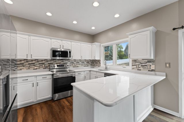 8304 Talbot Place, Johnston, IA 50131