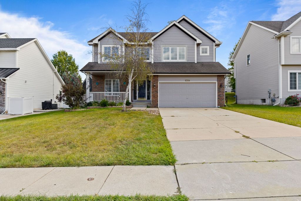 8304 Talbot Place, Johnston, IA 50131