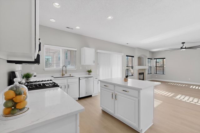 2616 Corte Castellon SE, Rio Rancho, NM 87124