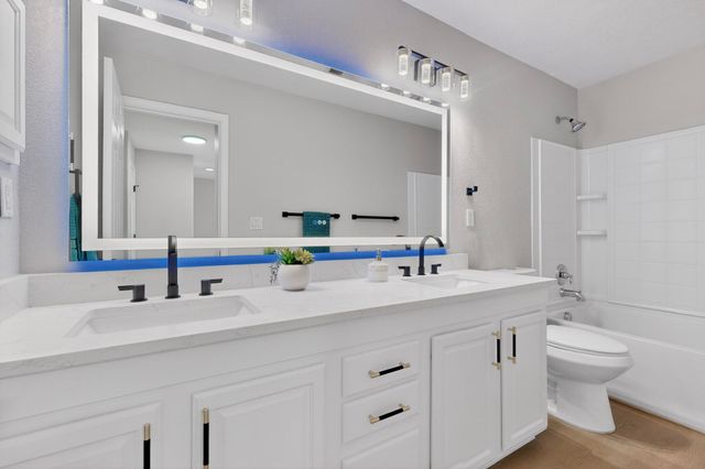 2616 Corte Castellon SE, Rio Rancho, NM 87124