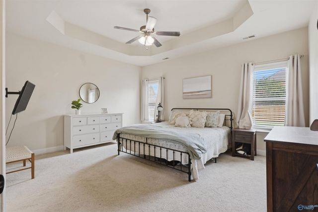 7602 Graydon Street NW, Huntsville, AL 35806