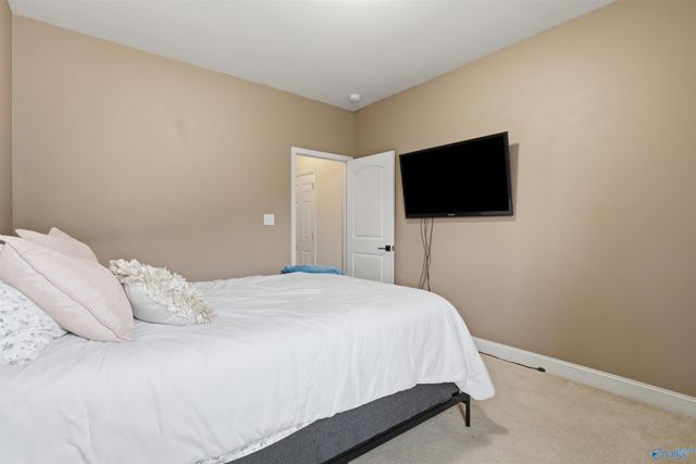 7602 Graydon Street NW, Huntsville, AL 35806