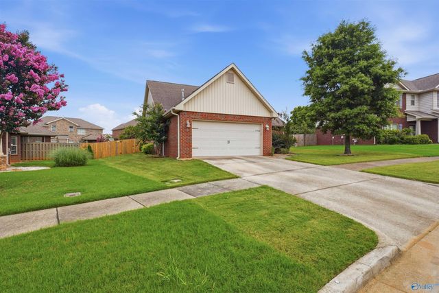 7602 Graydon Street NW, Huntsville, AL 35806
