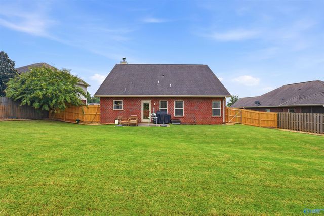 7602 Graydon Street NW, Huntsville, AL 35806