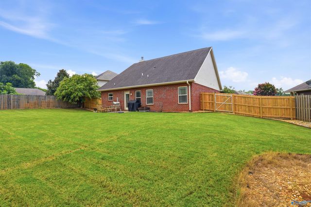 7602 Graydon Street NW, Huntsville, AL 35806