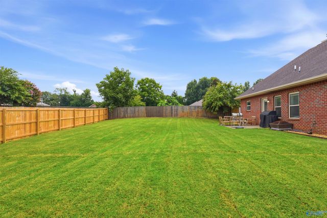 7602 Graydon Street NW, Huntsville, AL 35806
