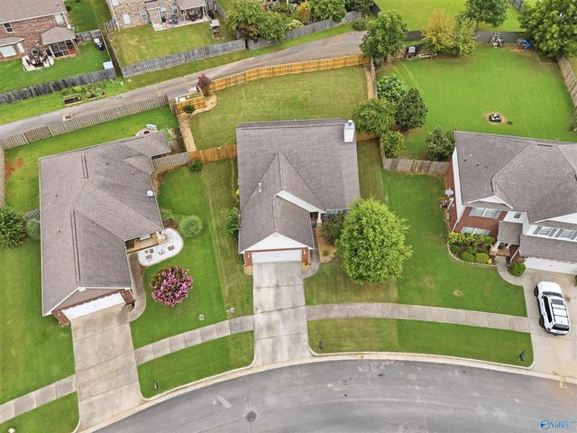 7602 Graydon Street NW, Huntsville, AL 35806