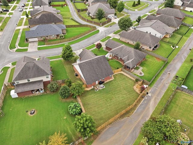 7602 Graydon Street NW, Huntsville, AL 35806