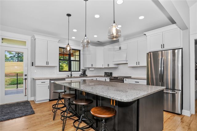 216 Bunker Lane, Westminster, SC 29693