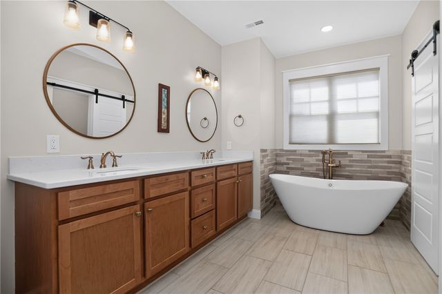 216 Bunker Lane, Westminster, SC 29693