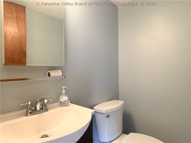 12 Briar Hill Road, Charleston, WV 25314