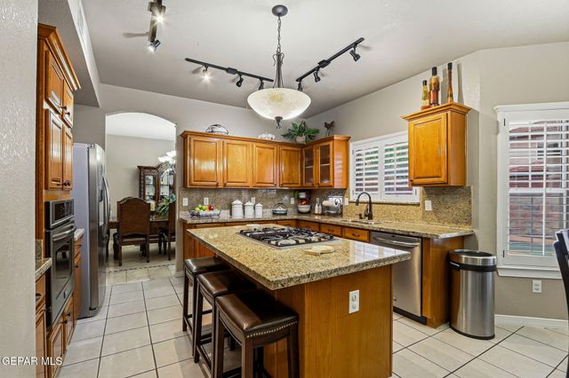 12605 SUN COVE Avenue, El Paso, TX 79938