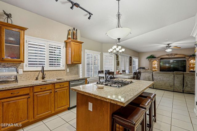 12605 SUN COVE Avenue, El Paso, TX 79938