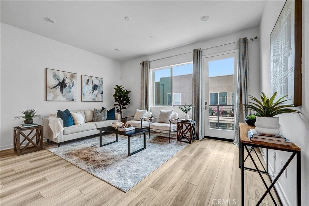 Image 2 of property listing at 105 Baluster, Irvine, CA 92618