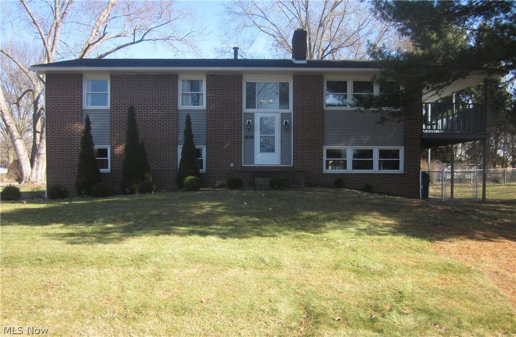 1634 Montaque Avenue NW, Massillon, OH 44646