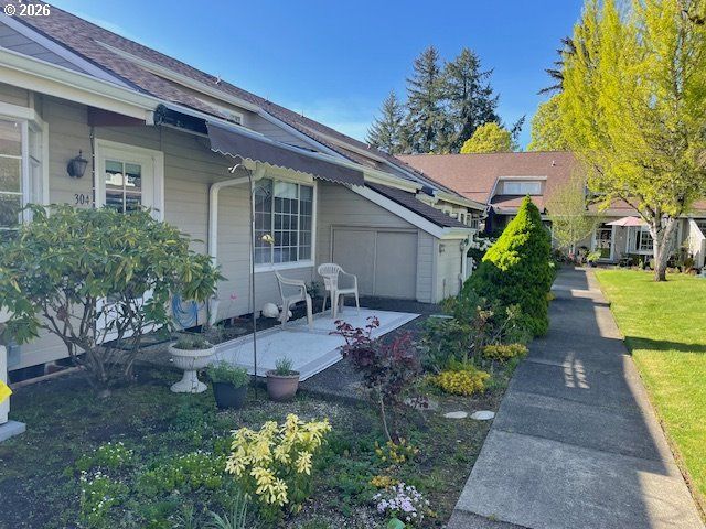 13775 Sw SCHOLLS FERRY Rd 304, Beaverton, OR 97008