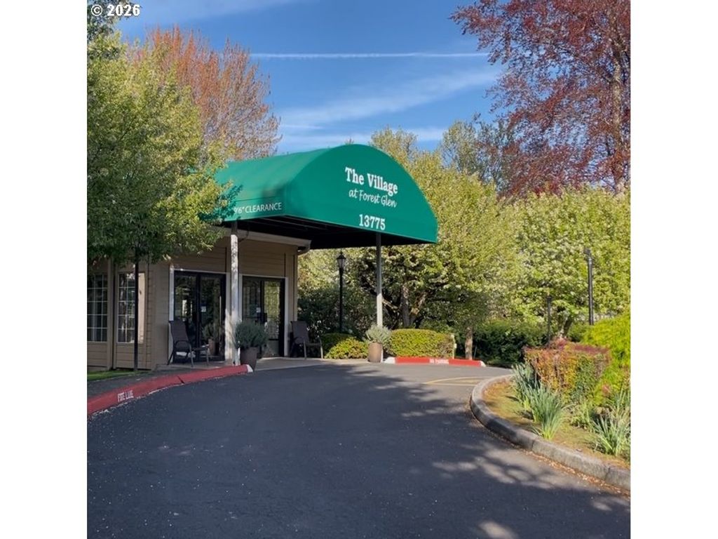 13775 Sw SCHOLLS FERRY Rd 304, Beaverton, OR 97008