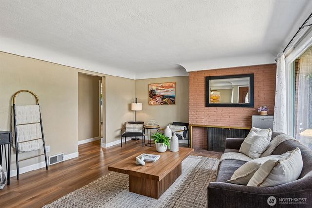 1313 F Street SE, Auburn, WA 98002